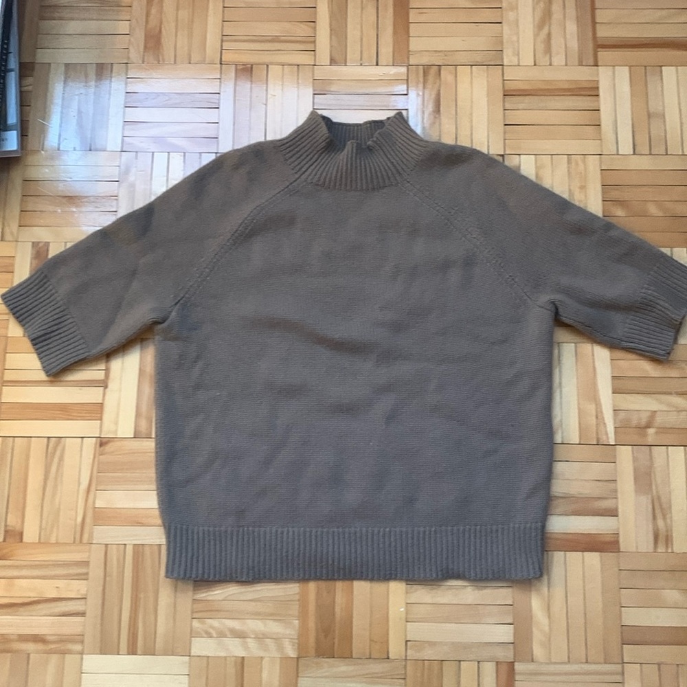 Cashmere short sleeved sweater